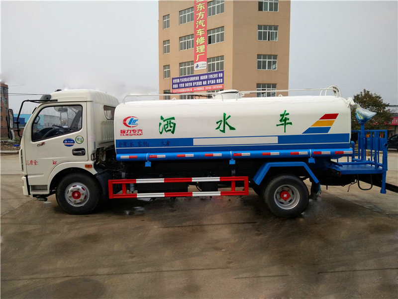 不上戶東風多利卡8噸灑水車